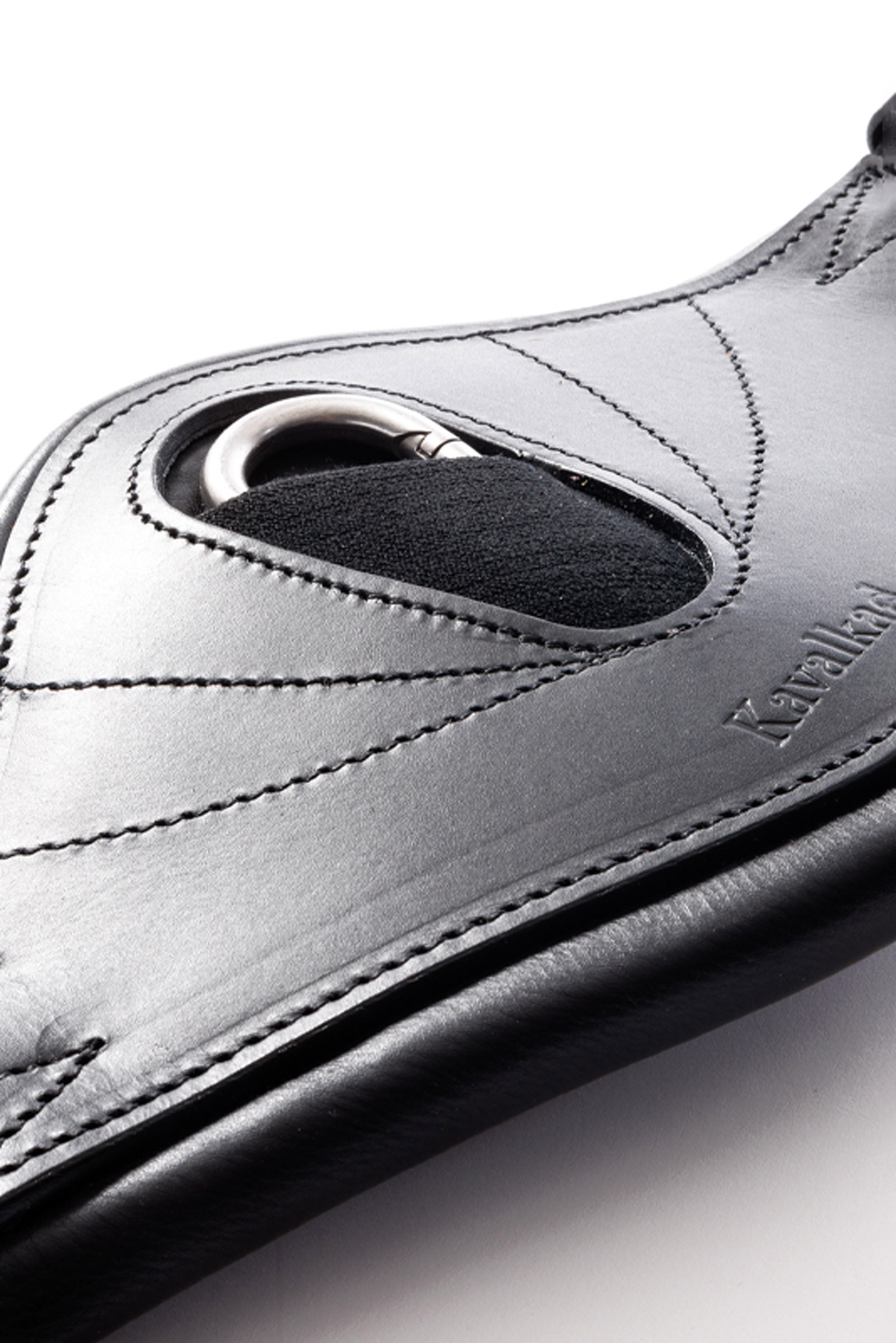 Kavalkade Julius Oiled Leather Short Girth With Elastic