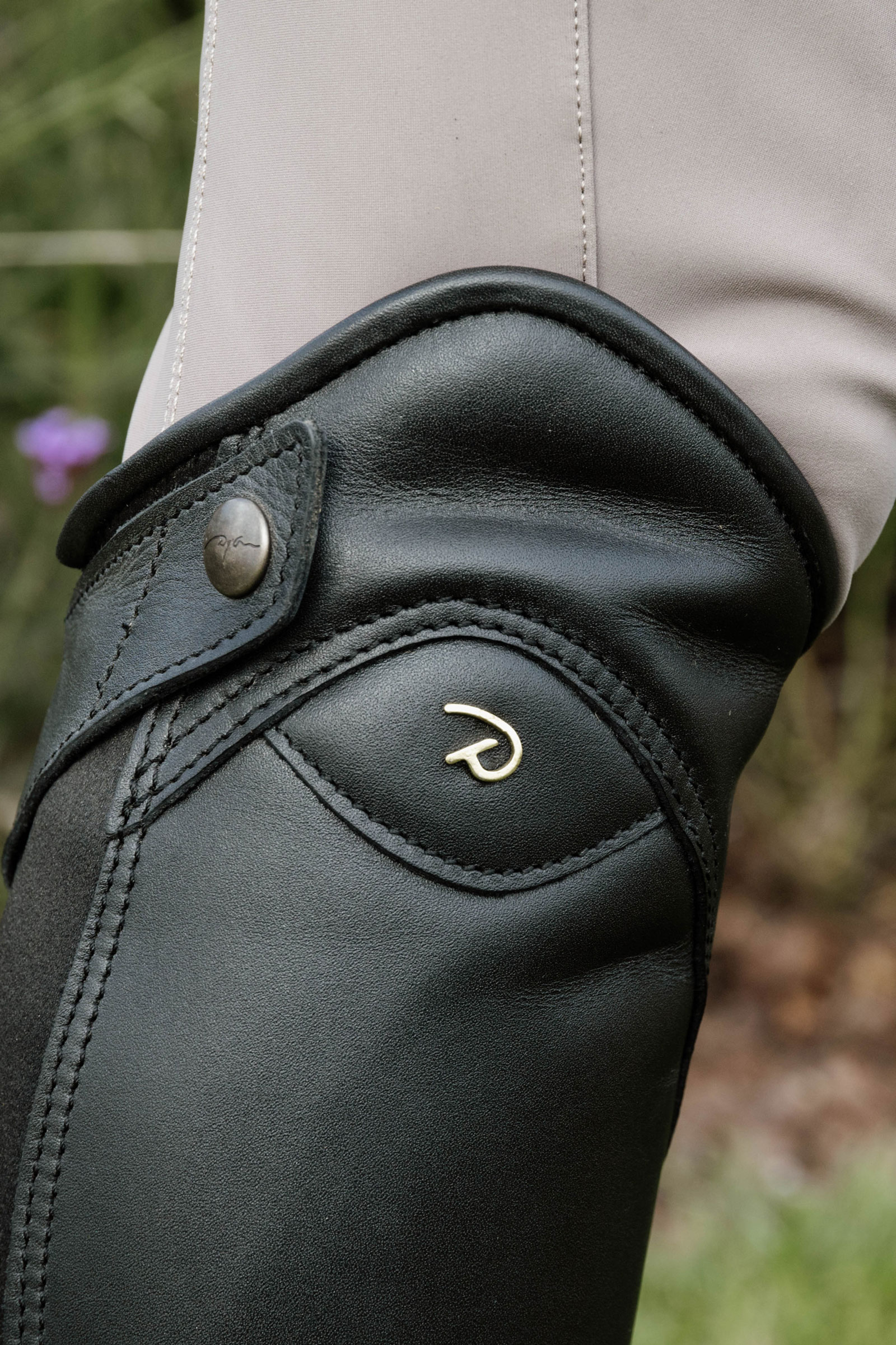 Dy'on Classic Comfort Half Chaps