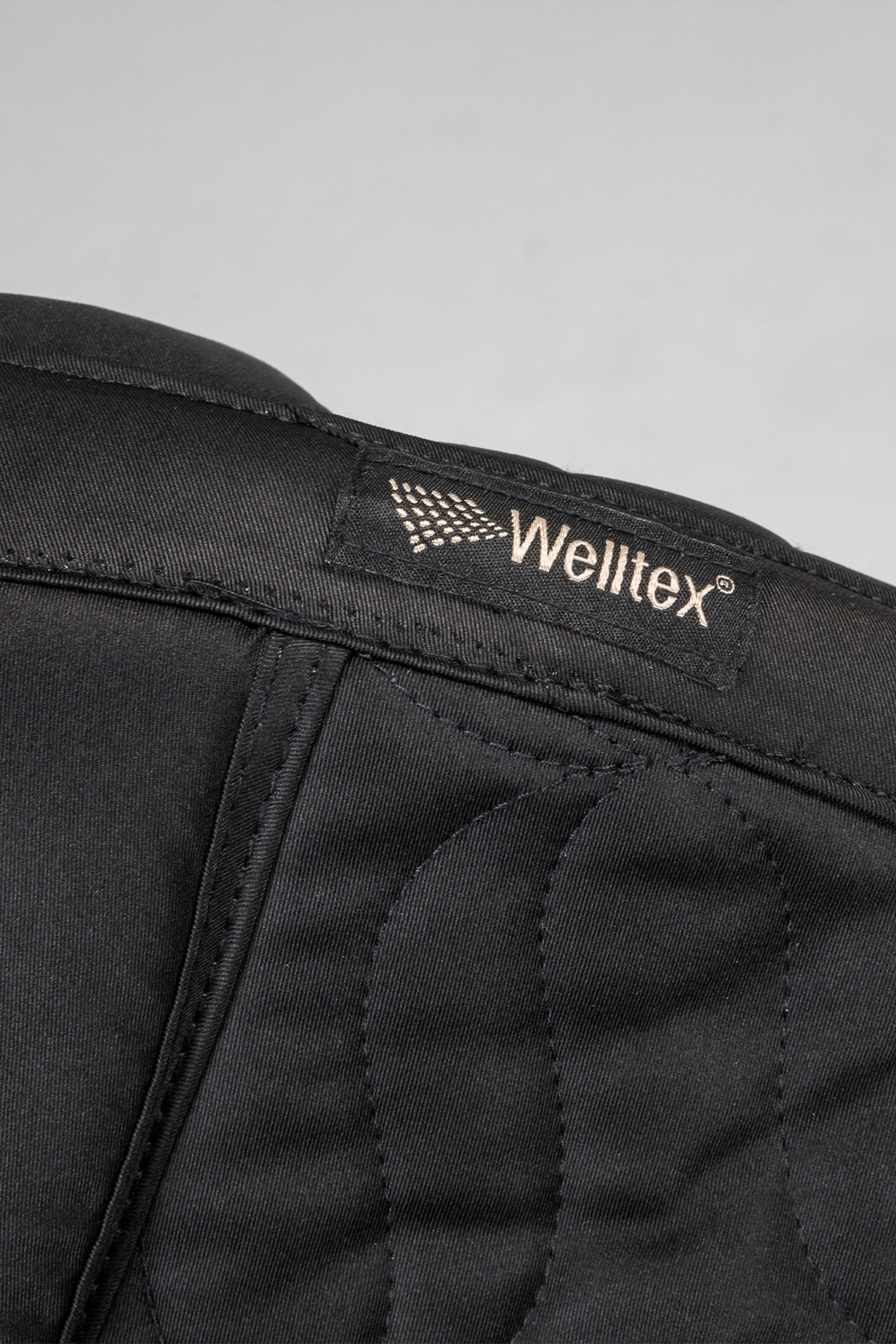 Back on Track Deep Nights Dressage Saddle Pad