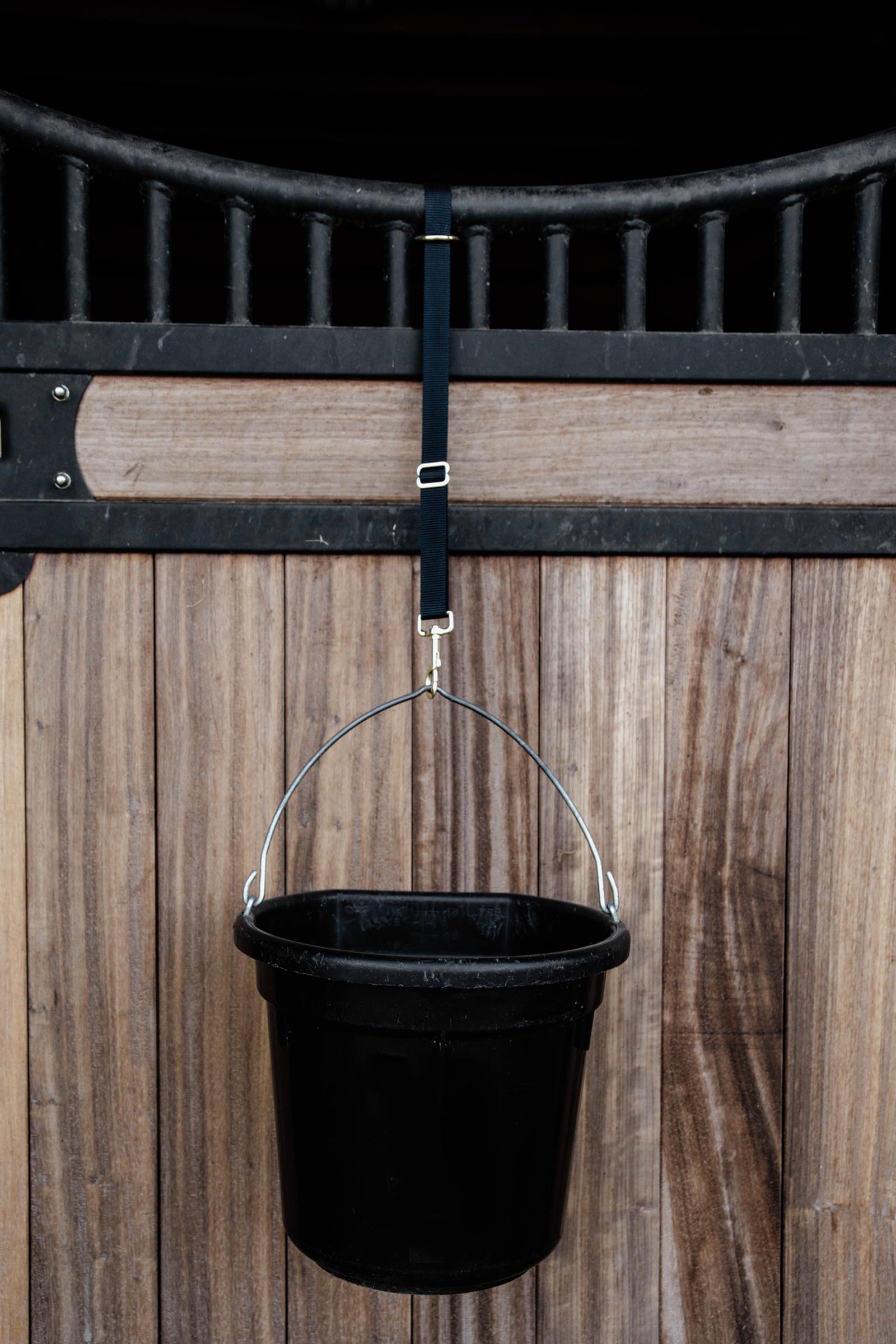 Kentucky Horsewear nylon hook & ring long holder  