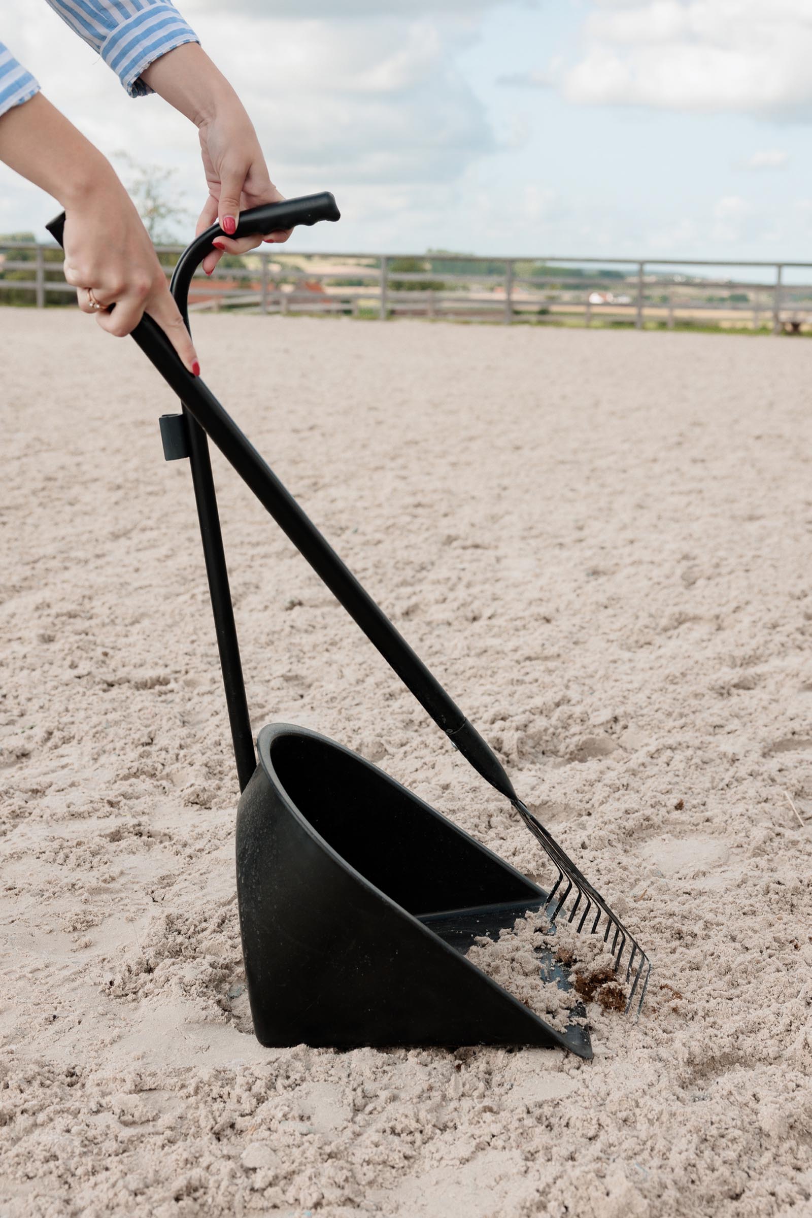 Grooming Deluxe Muck Scoop & Rake