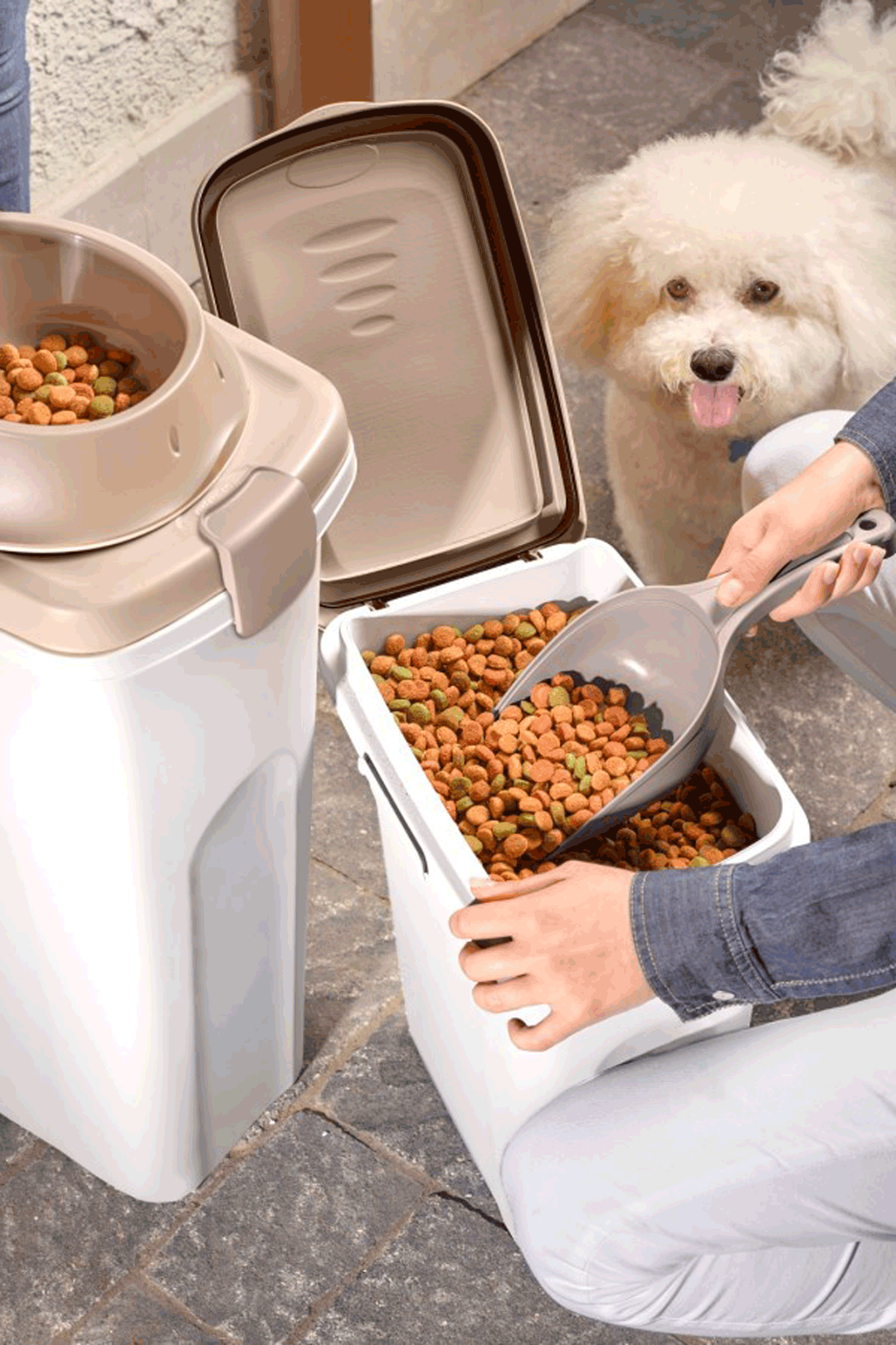 Kerbl Feed Bucket with Lid (40L/ 15kg)