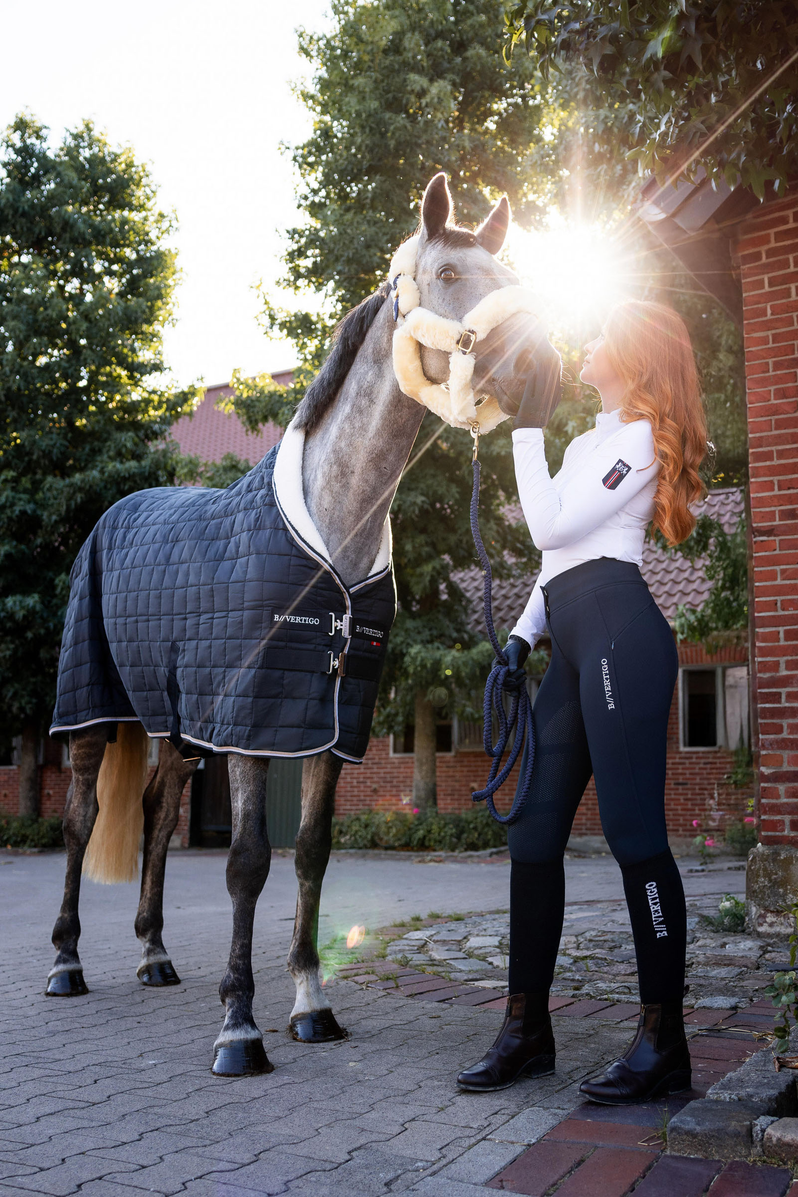 B Vertigo Theo Stable Rug, 150g