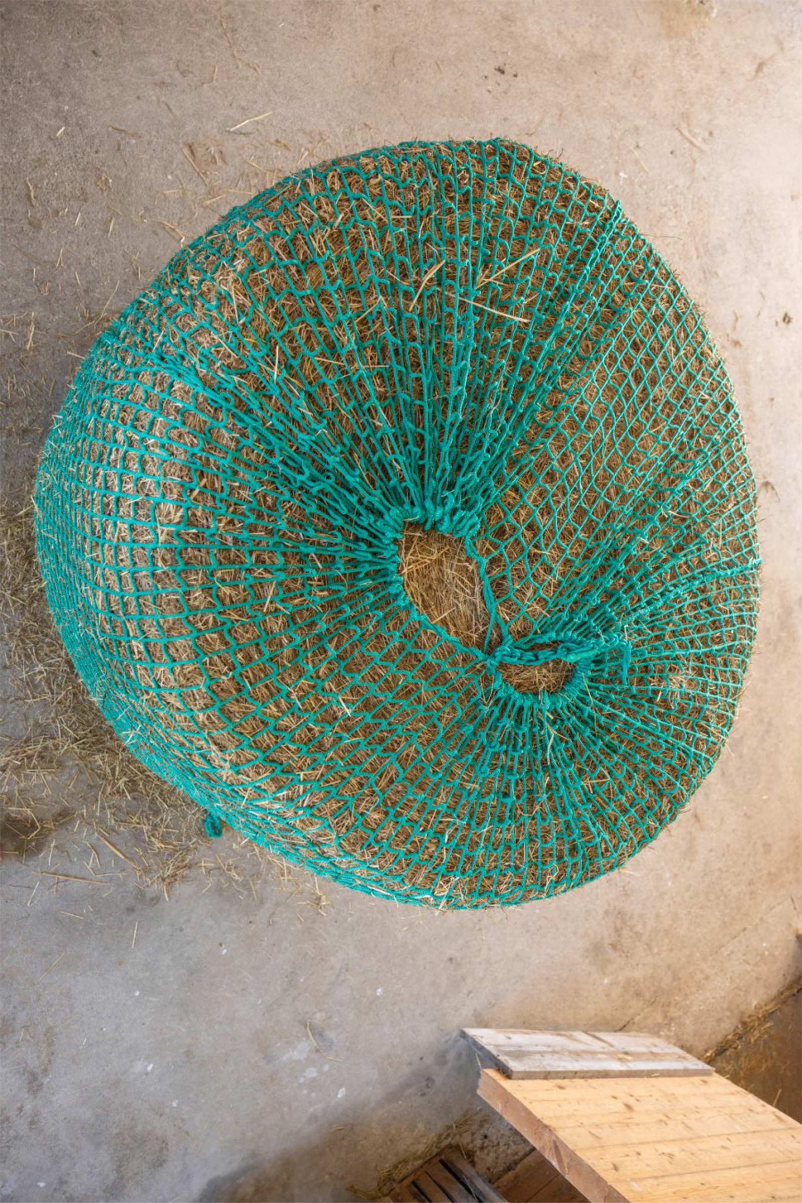 Kerbl Hay Net for Round Bales, hangable