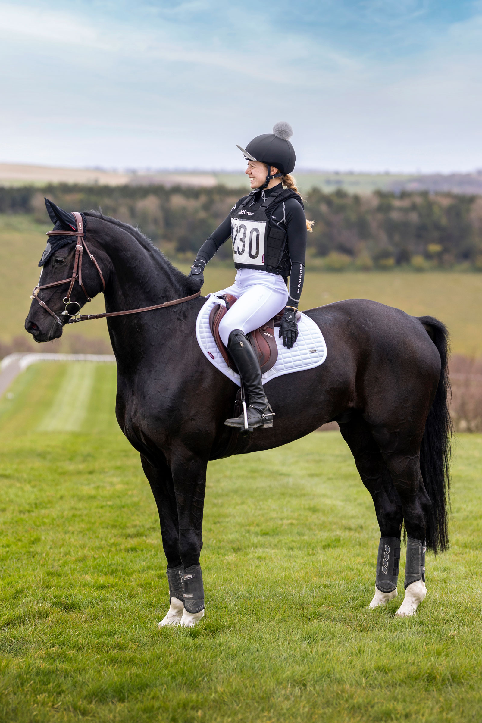 LeMieux Self-Cool Close Contact Saddle Pad