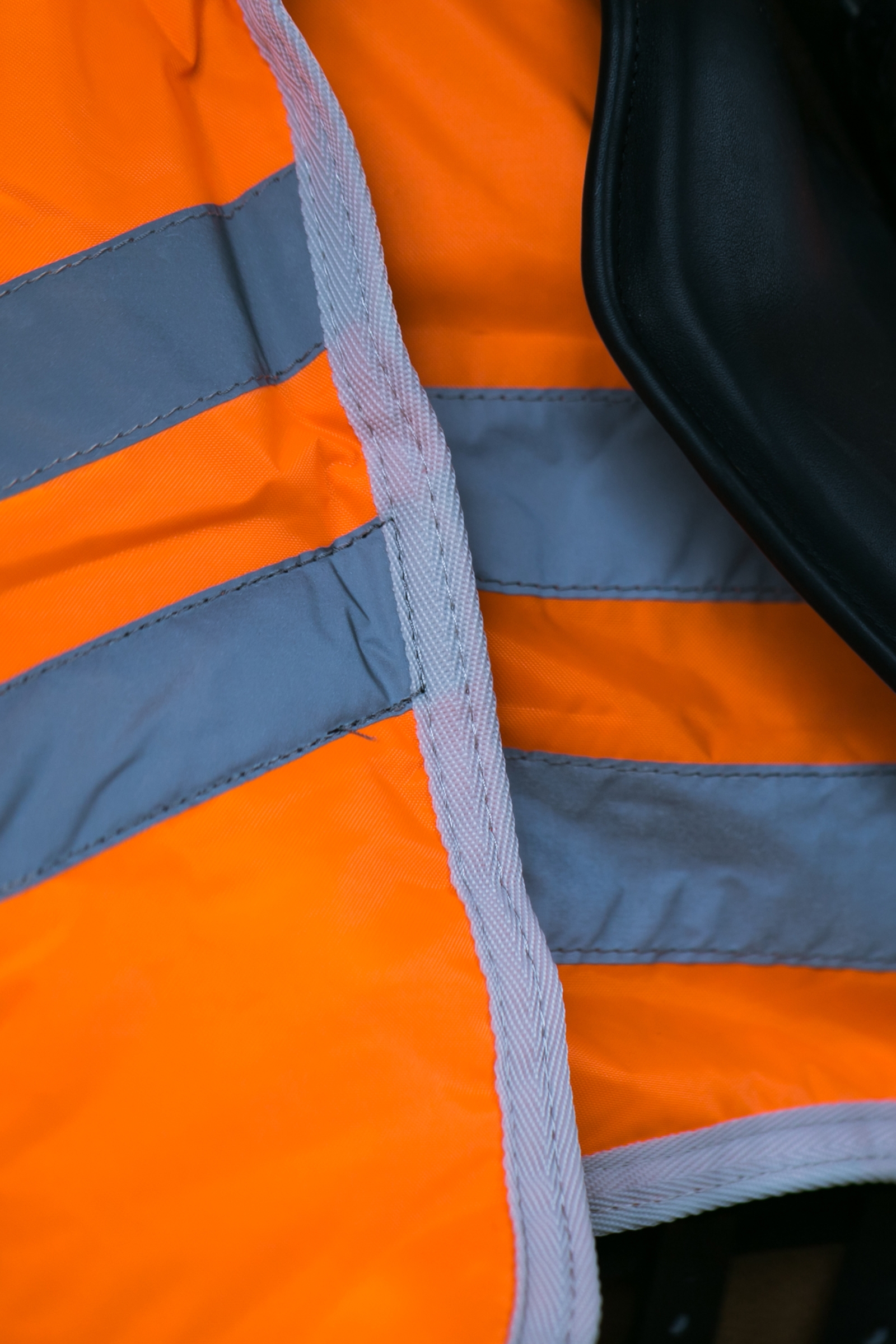 bZeen Reflective Riding Rug