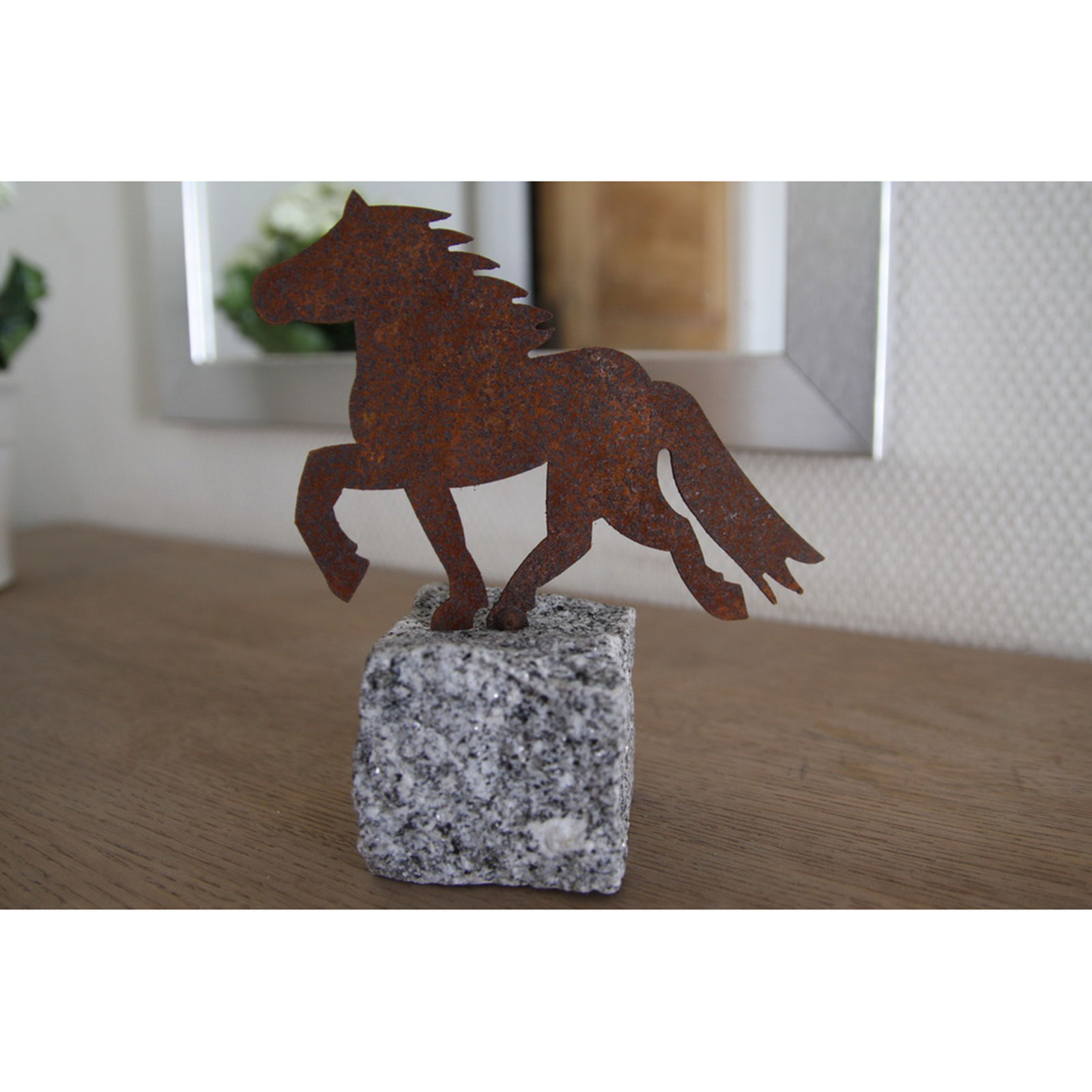 Karlslund Steel horse w. granite stone