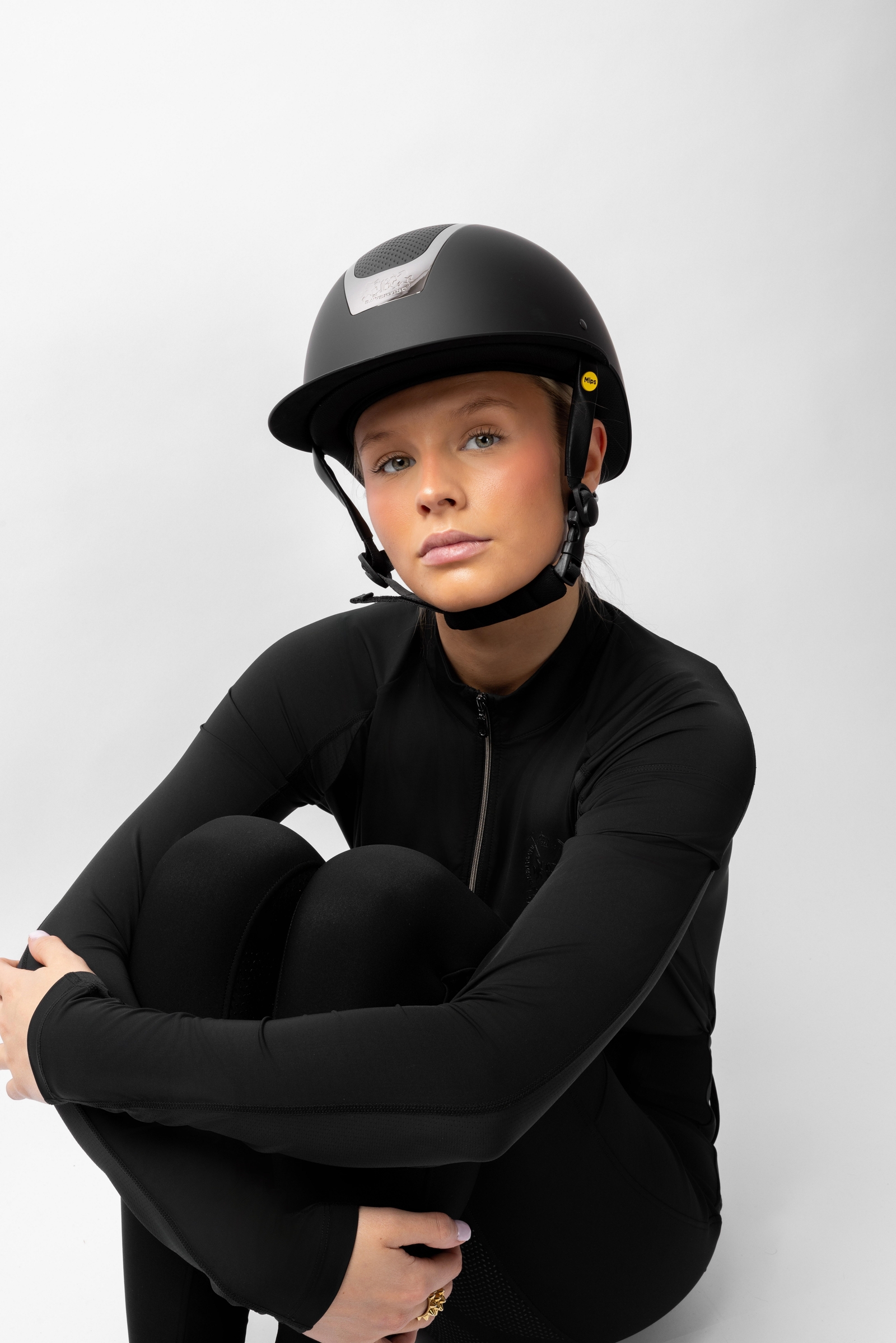 B Vertigo Majoris MIPS Technology II Riding Helmet