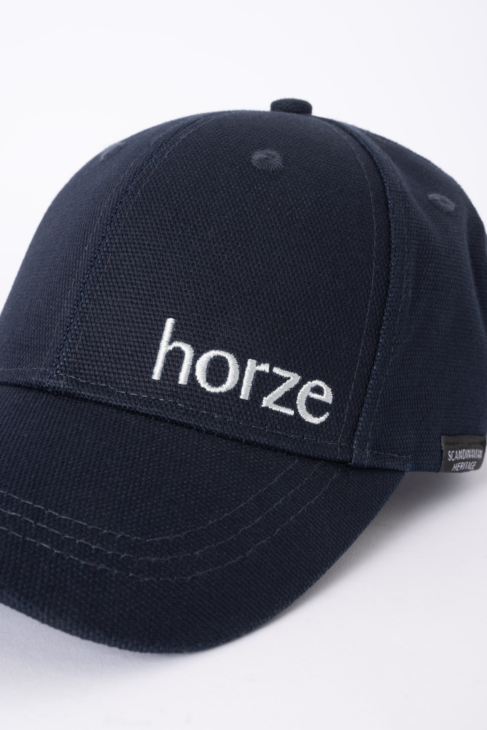 Horze Cap with flag logo